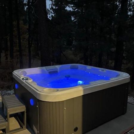Snow Bunny Lodge - Perfect Big Bear Getaway! Deck With A New Hot Tub And Charcoal Barbecue! Big Bear Lake Eksteriør billede