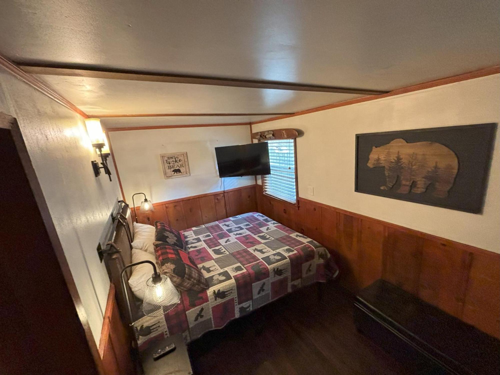 Snow Bunny Lodge - Perfect Big Bear Getaway! Deck With A New Hot Tub And Charcoal Barbecue! Big Bear Lake Eksteriør billede